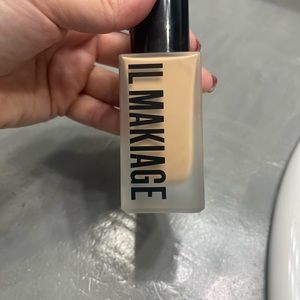 IL Makiage foundation